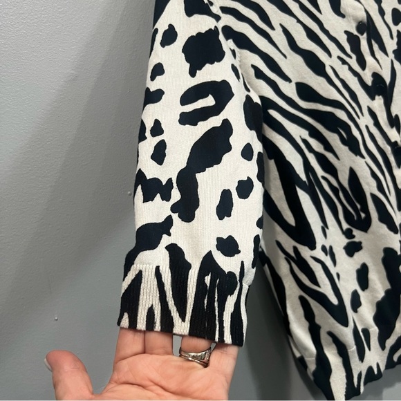 Women’s leopard black and white print cardigan/size S - Picture 4 of 5